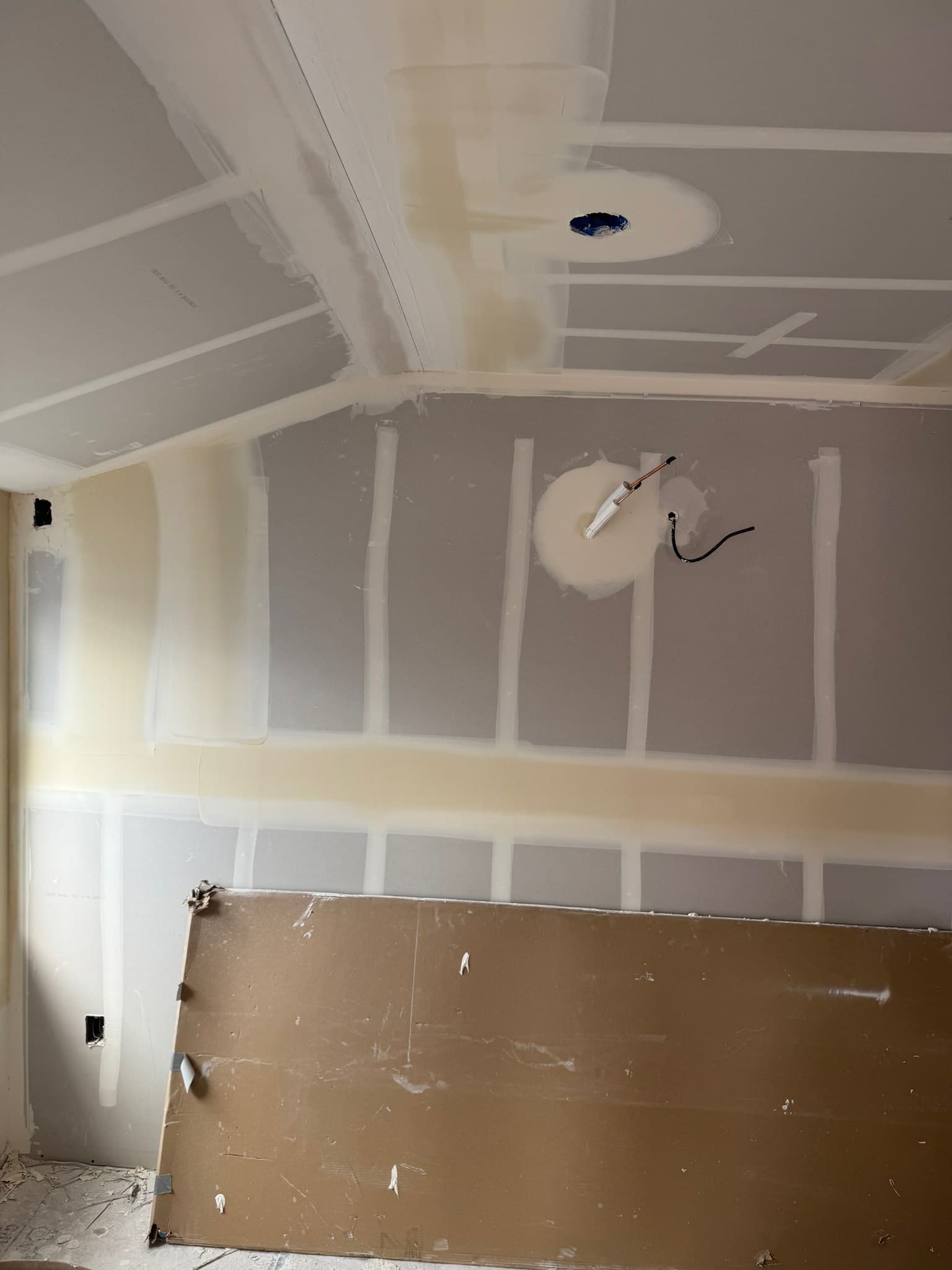 Low-profile outdoor unit and neat line-set